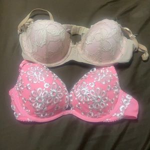 2 Reposhed Victoria’s Secret bras 34B